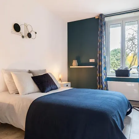 D'une Avec Vue Sur La Balcon Et Wifi A Apartmán