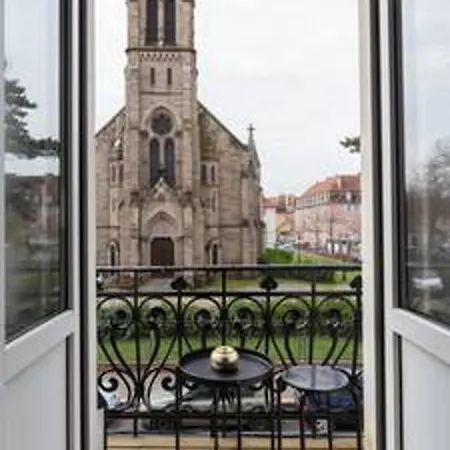 D'une Avec Vue Sur La Balcon Et Wifi A Apartmán