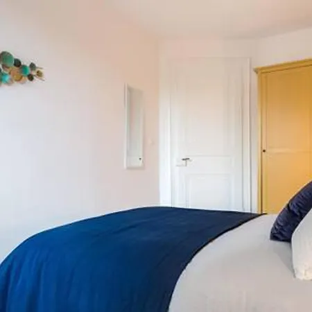 D'une Avec Vue Sur La Balcon Et Wifi A Apartmán *