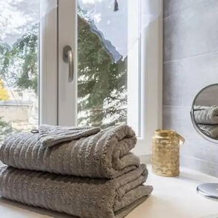 D'une Avec Vue Sur La Balcon Et Wifi A