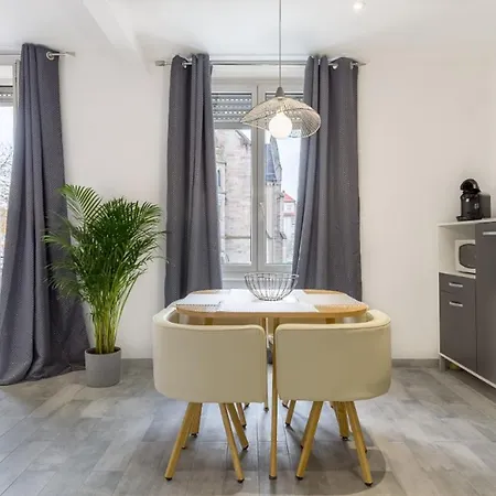 D'une Avec Vue Sur La Balcon Et Wifi A Apartmán